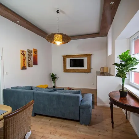 Apartment Mit Kleinem Innenhof Im Erdgeschoss Fuer Bis Zu 4 Personen *