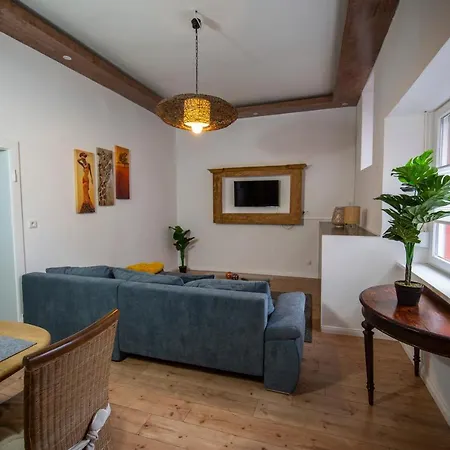 Mit Kleinem Innenhof Im Erdgeschoss Fuer Bis Zu 4 Personen Apartment Klotten